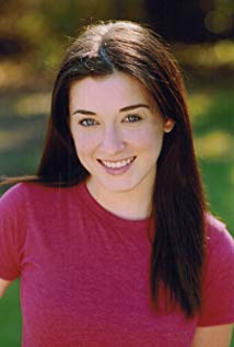 How tall is Margo Harshman?